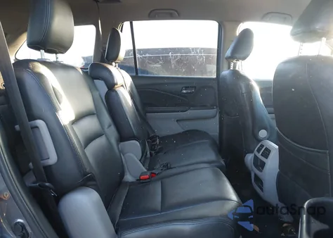 2017 Honda Pilot Lx z USA, uszkodzony, nr VIN 5FNYF5H1XHB003058